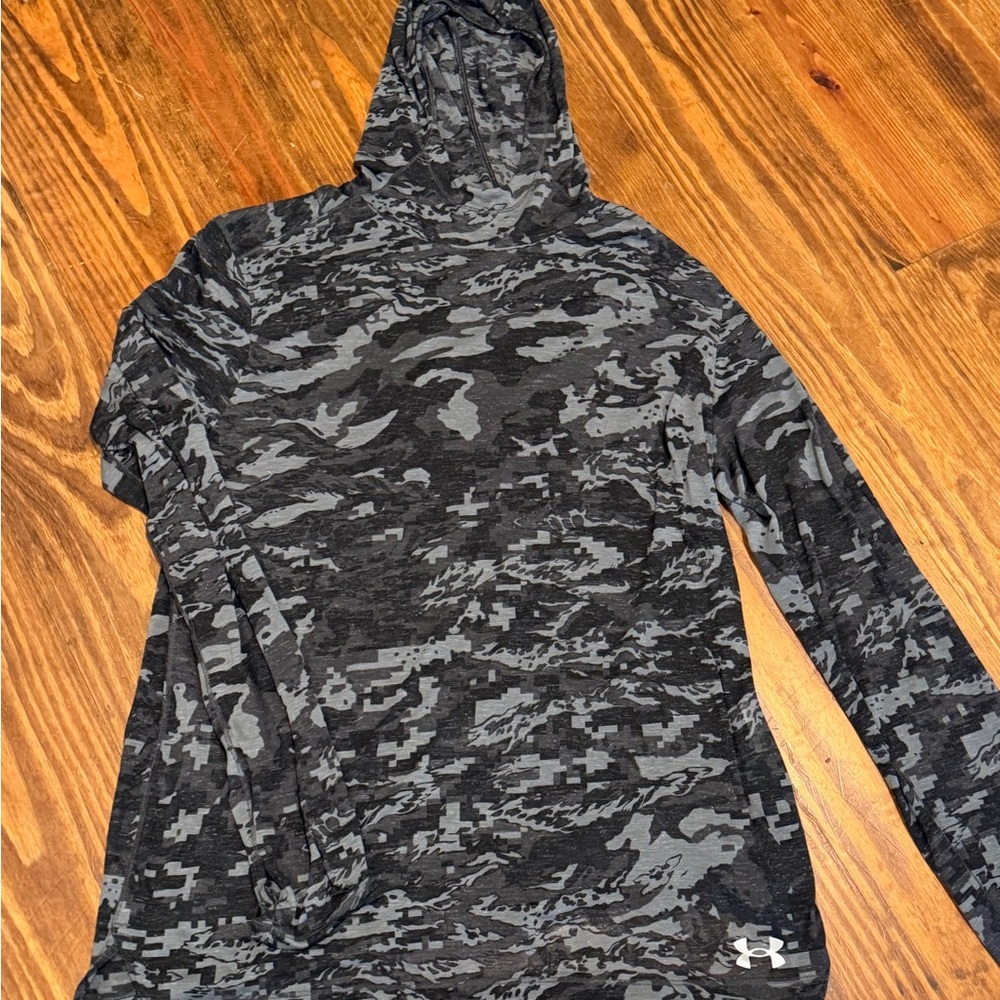 Under Armour Black and Gray Camo thin running hoodie